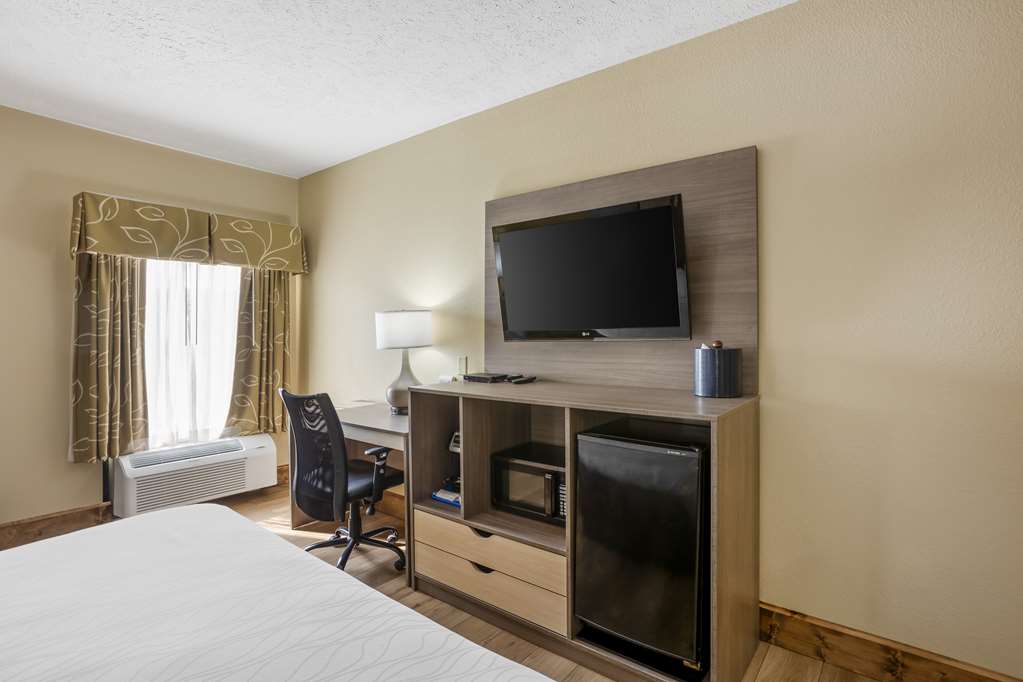 Best Western Plus Springfield Airport Inn - photo 20