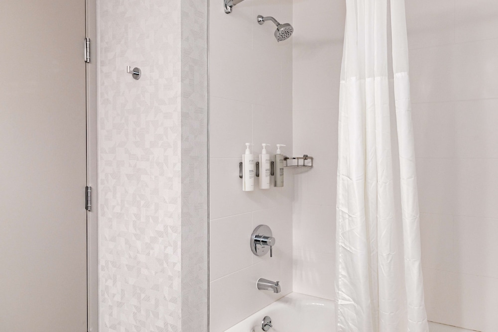 Hampton Inn & Suites Newark Airport Elizabeth - photo 41