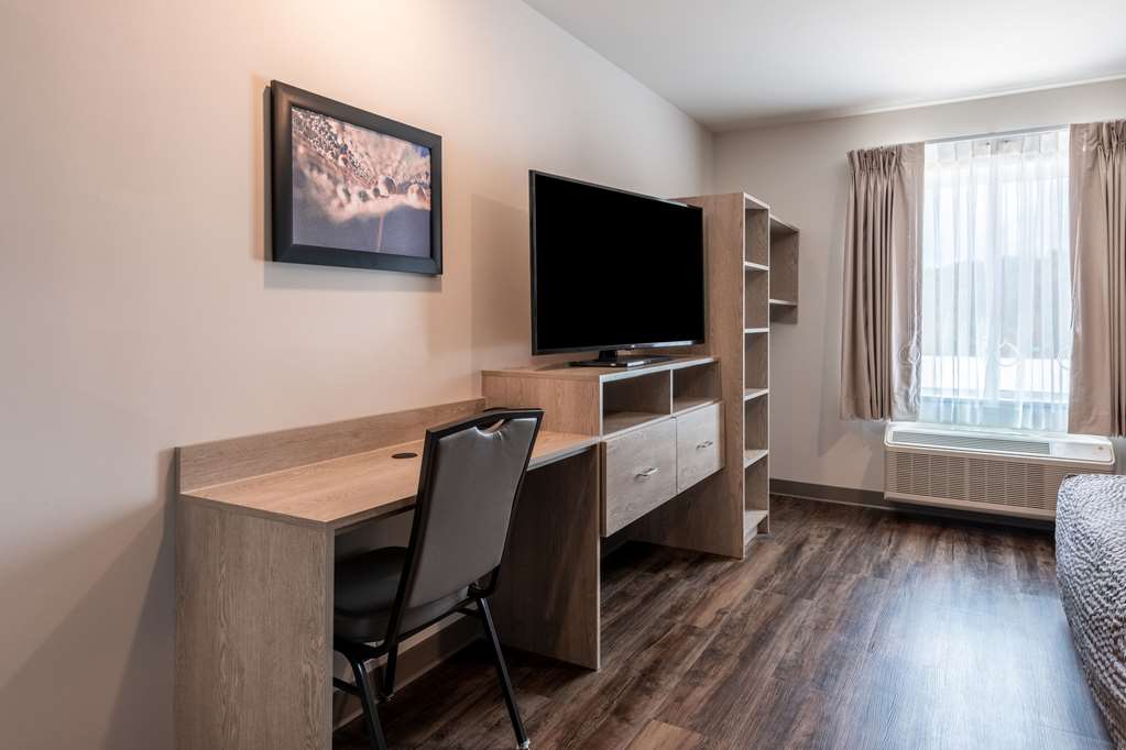 WoodSpring Suites Greensboro High Point North - photo 11