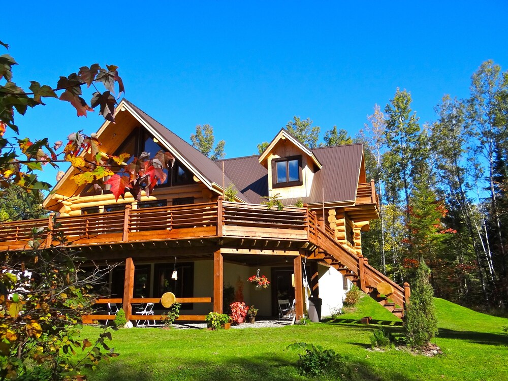 Le Domaine du Lac Saint Charles in Quebec, Canada