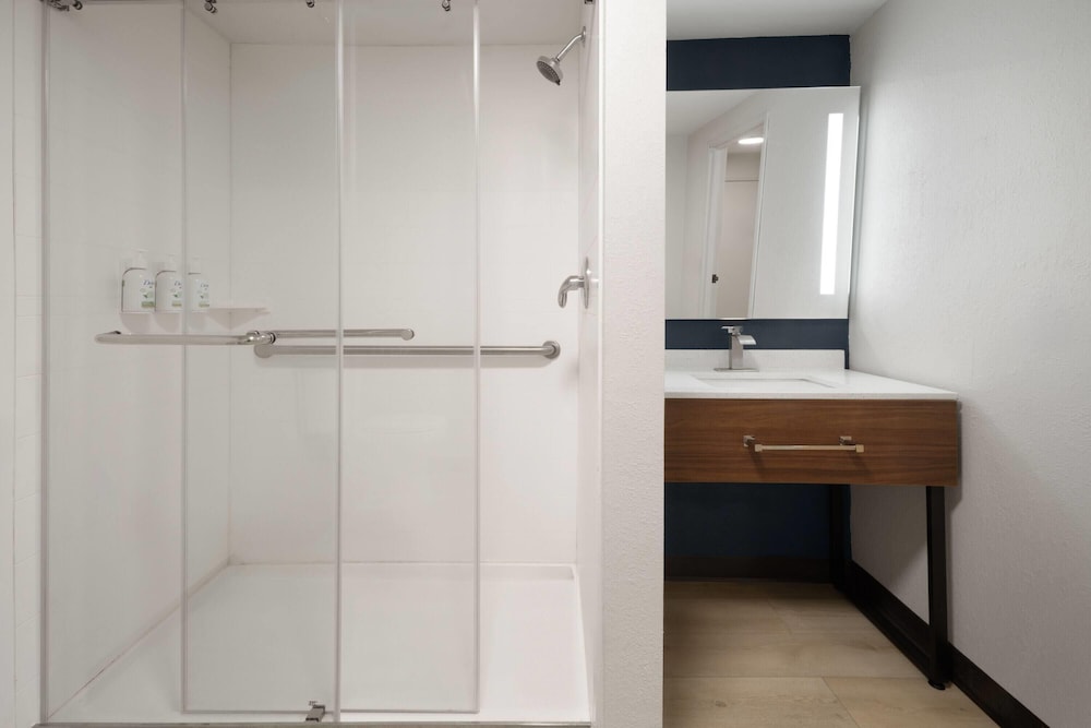 Wingate by Wyndham Dublin Near Claytor Lake State Park - photo 45