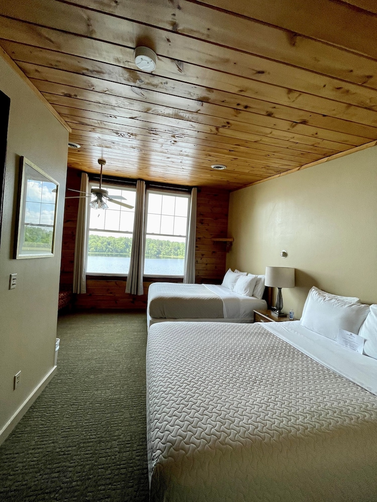 Hanging Horn Lakeside Resort - photo 25