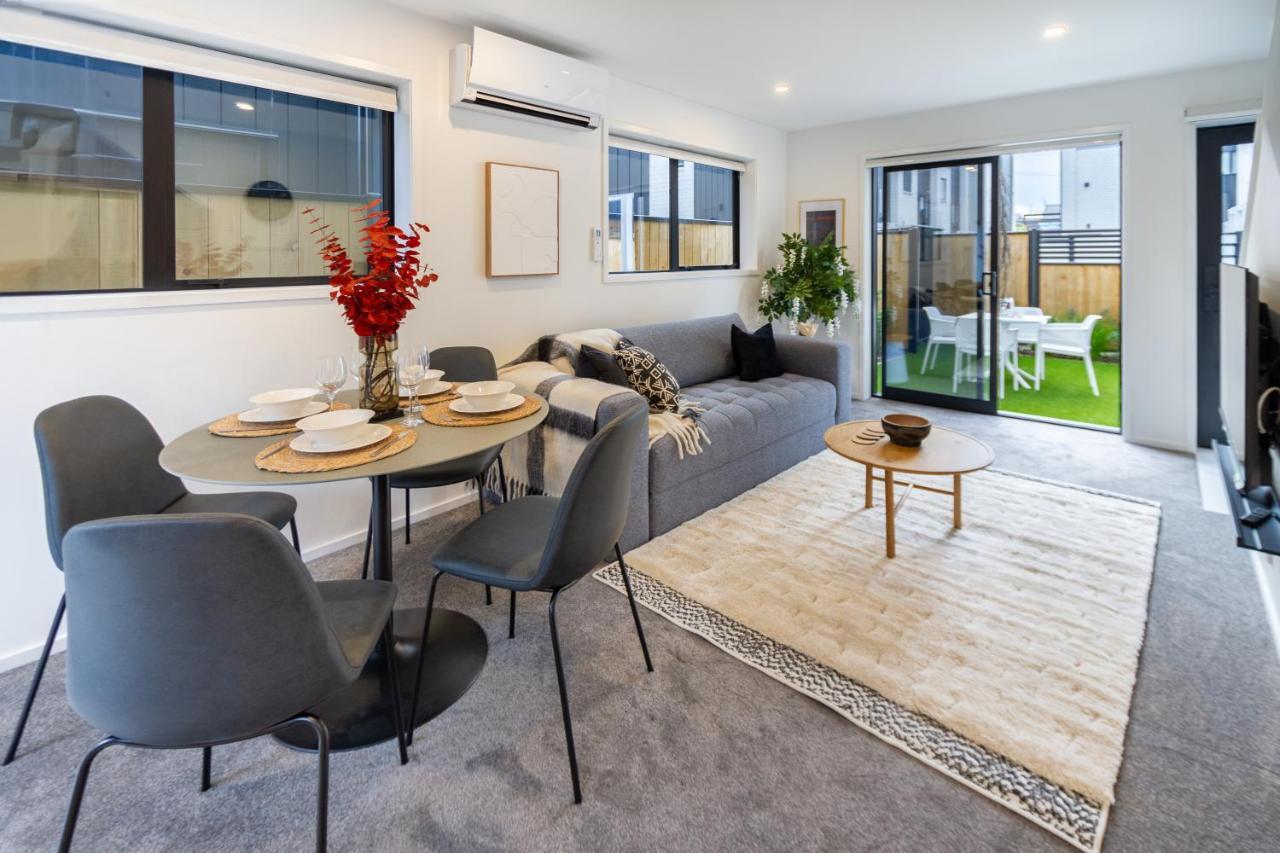 Cashel Street Hideaway 2 bed 2 bath — 4-Star Luxury Hotel in Christchurch, New Zealand
