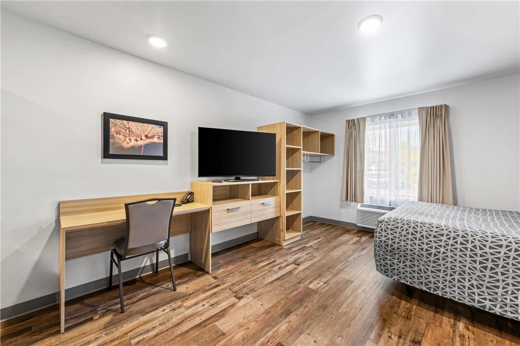 WoodSpring Suites Winston Salem near Hanes Mall - photo 22