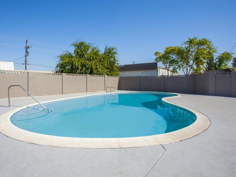 Travelodge by Wyndham Fresno Yosemite Area - photo 9