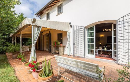2 Bedroom Lovely Home In Montecastello — 4-Star Luxury Hotel in Montecastello, Italy