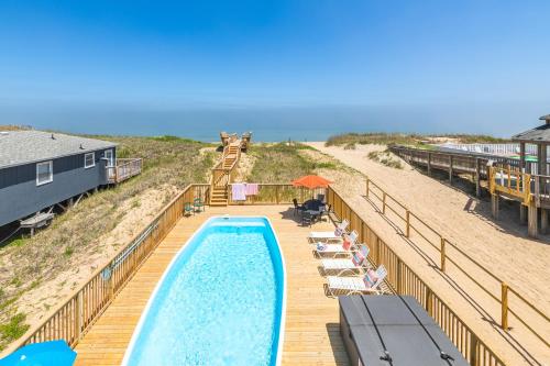 The Sweet Spot Oceanfront Pet Friendly Pool Hot Tub Rec Room — Kill Devil Hills