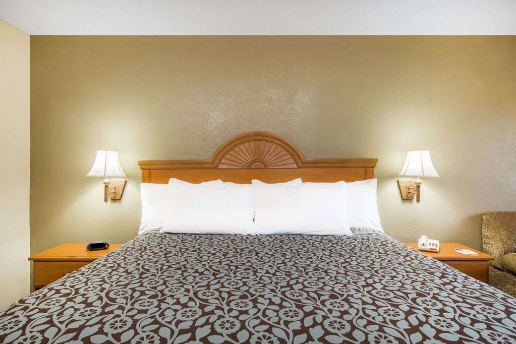 Days Inn by Wyndham Tallulah - photo 10