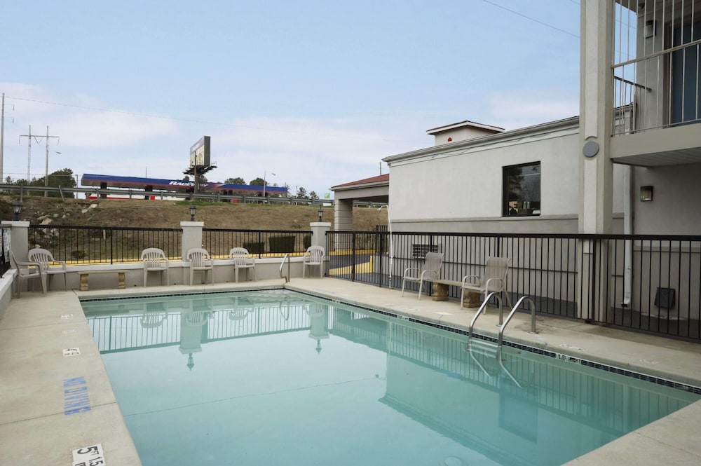 Days Inn By Wyndham Augusta Fort Eisenhower — Augusta