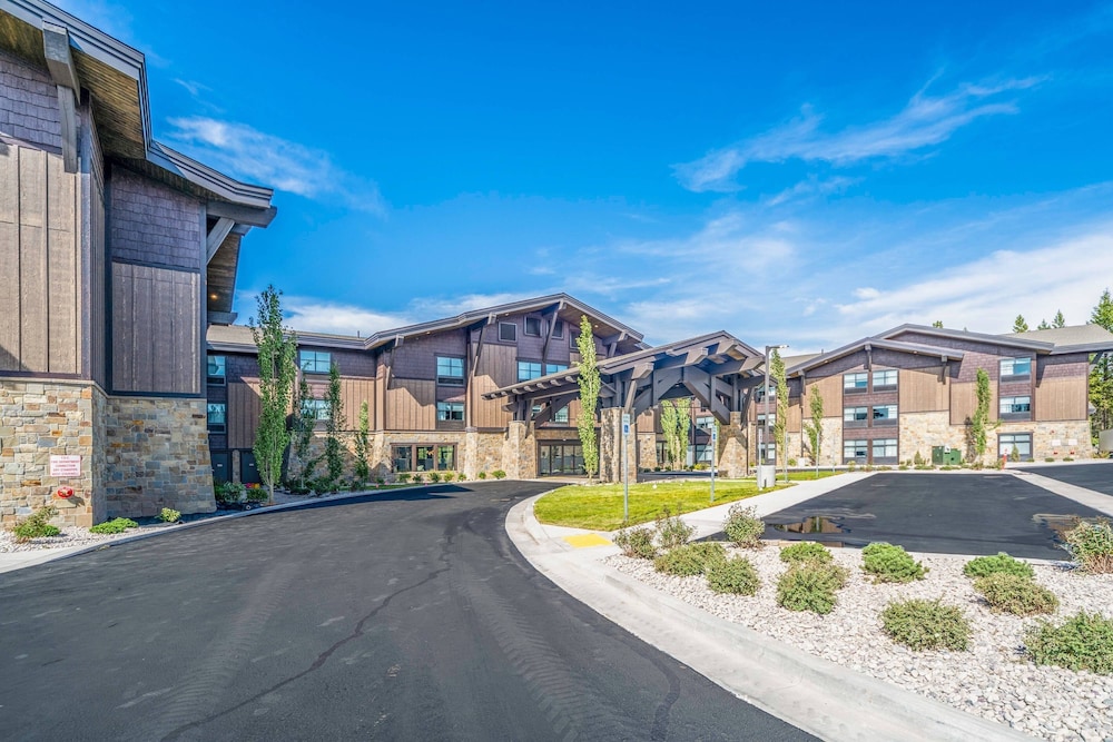 SpringHill Suites by Marriott Island Park Yellowstone - carbon neutral hotel in Island Park