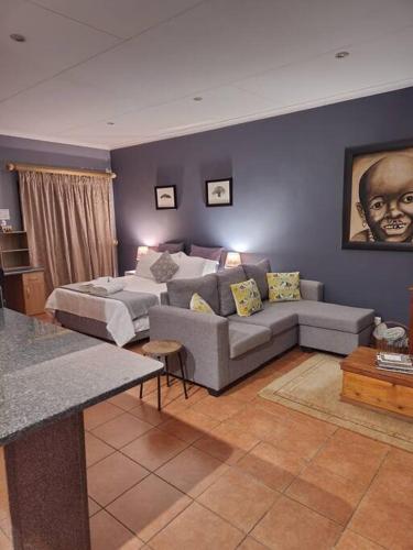 Studio in Lynnwood garden estate — 4-Star Luxury Hotel in Pretoria, South Africa