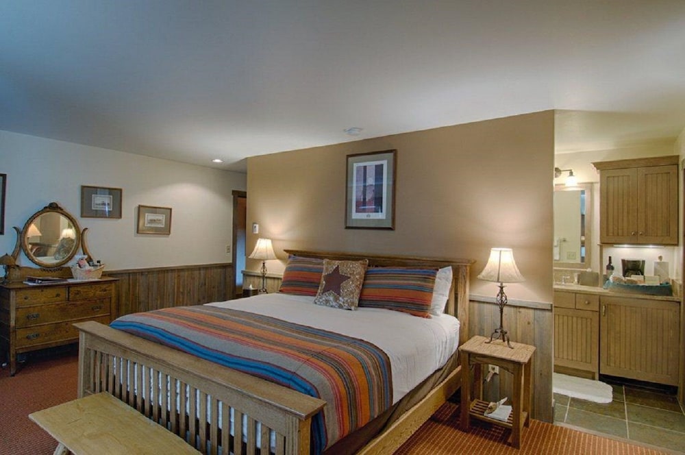 Vista Verde Ranch All inclusive Lodge Room - photo 2