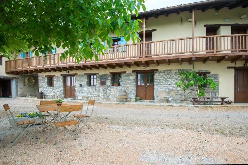 Pri Bregarju in Deskle, Slovenia