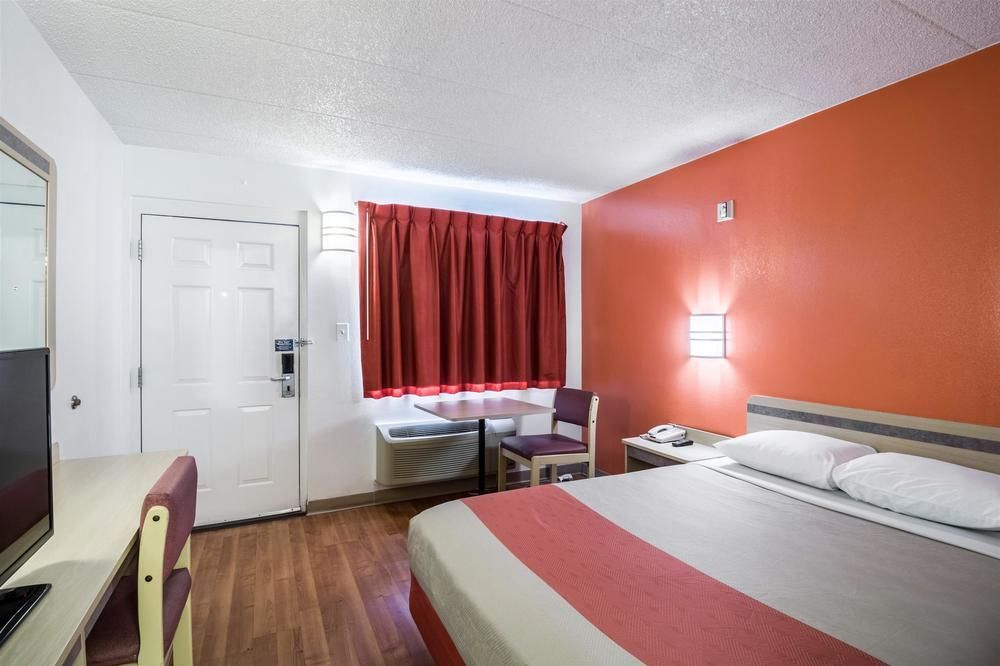 Motel 6 Chicago Southwest Aurora - photo 11