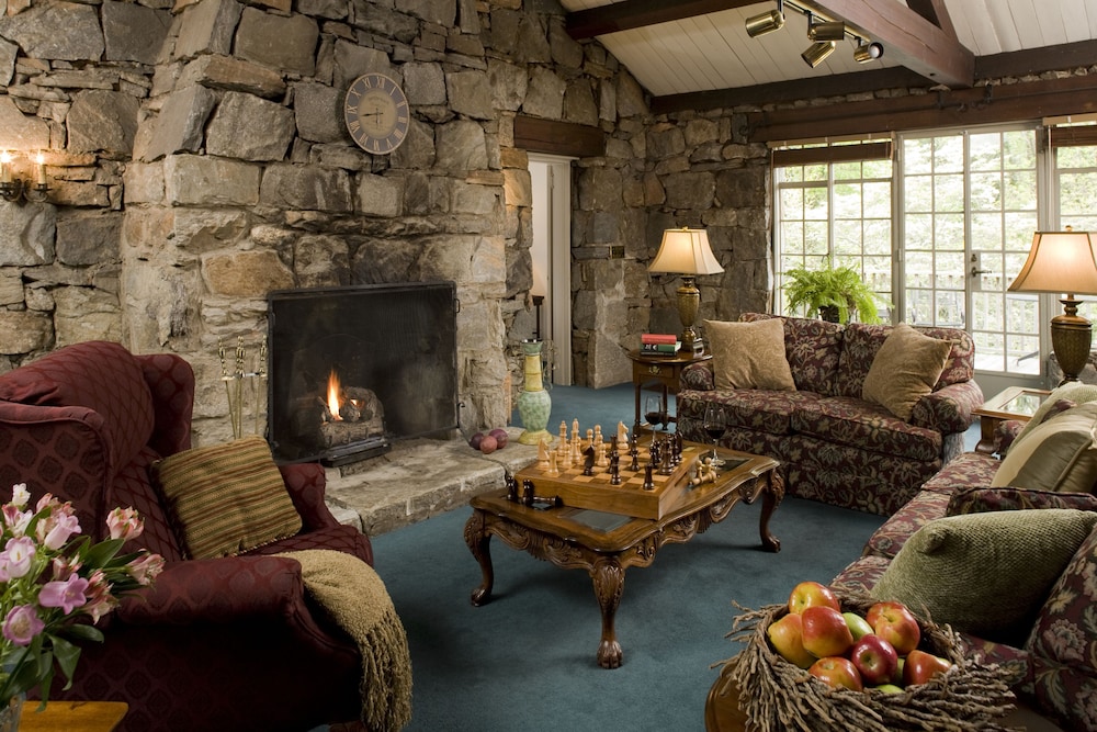 1906 Pine Crest Inn - photo 13