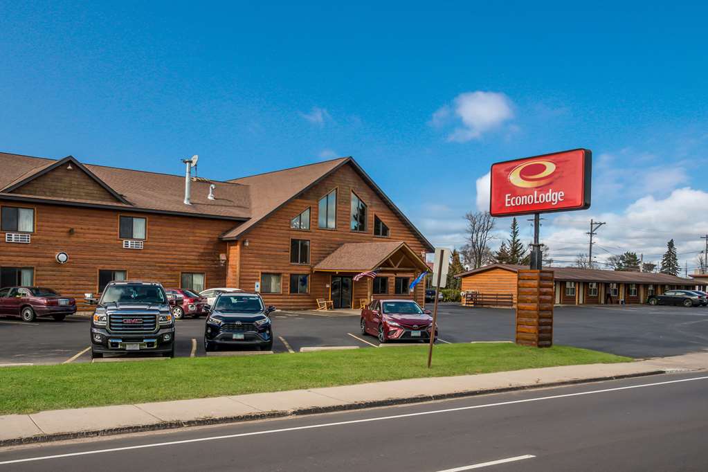 EconoLodge by Choice Hotels Rice Lake - featured photo