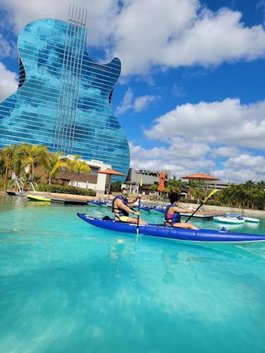AMIRI Hollywood 5 mins from Hard Rock Stadium & The Guitar — 4-Star Luxury Hotel in Hollywood, United States