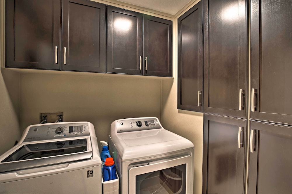 Luxury Remodeled Palm Desert Resort Condo - photo 14