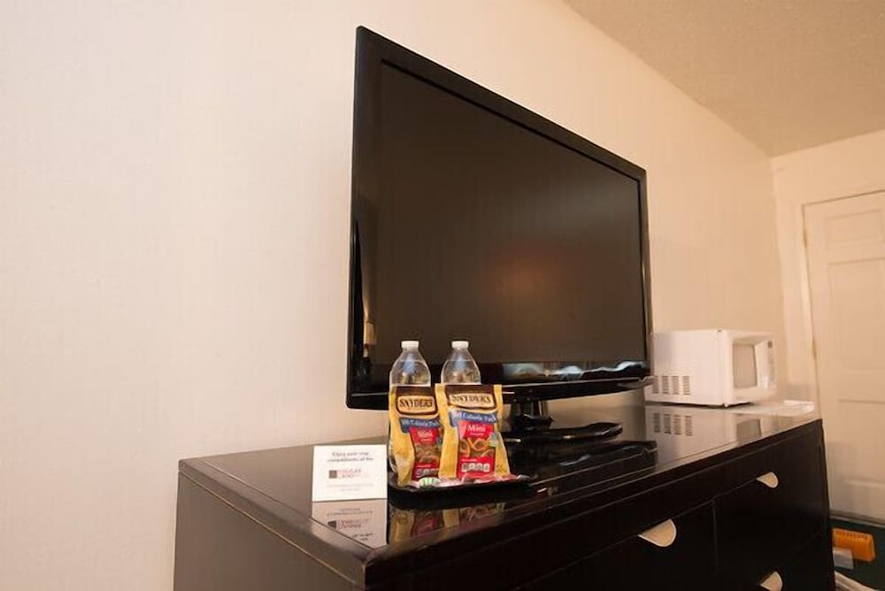 Cougar Land Motel - photo 13