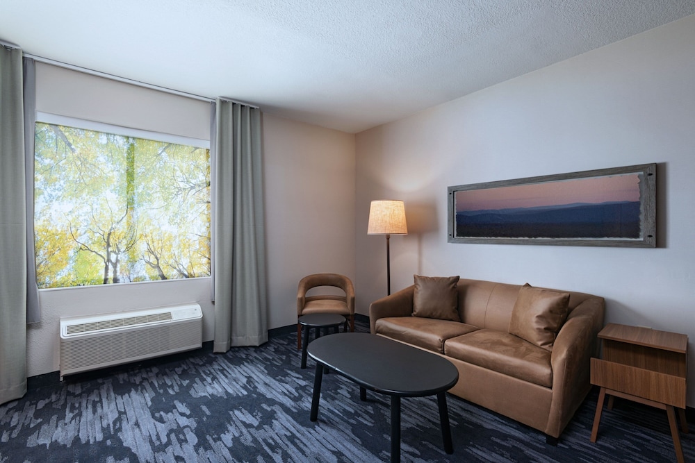 Fairfield Inn & Suites Hillsboro - photo 8