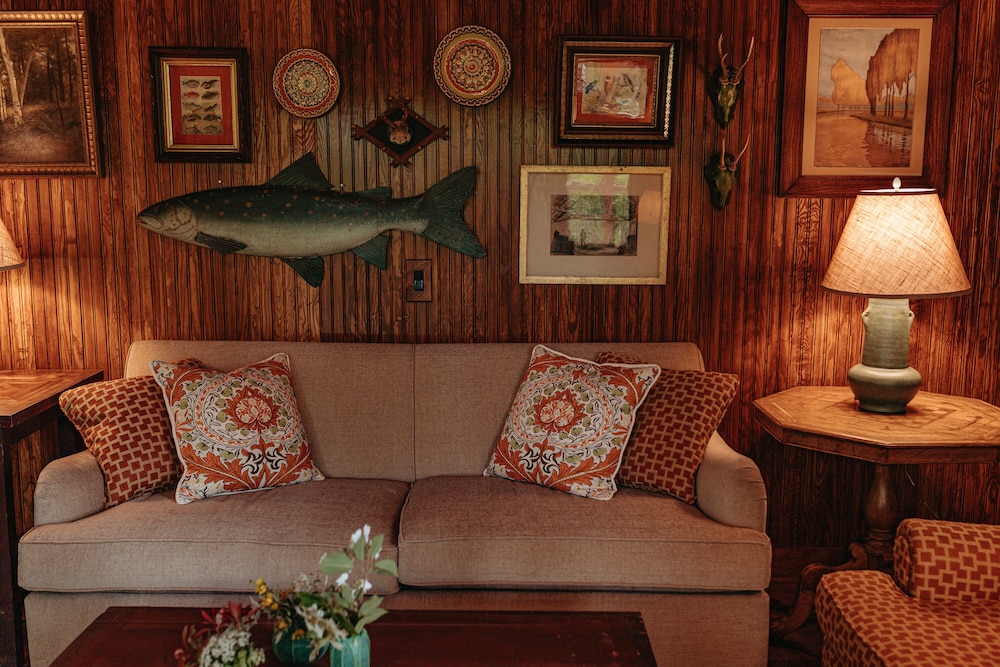 Deer Mountain Inn - photo 16
