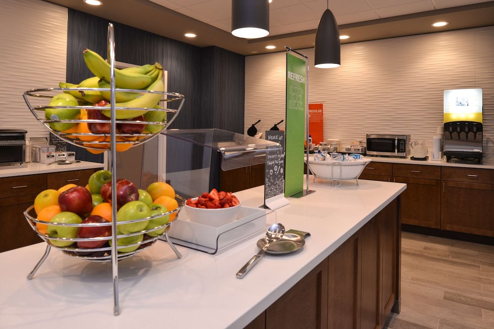 Hampton Inn & Suites Cincinnati Mason - photo 44