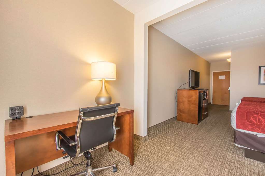 Comfort Suites Richmond - photo 19