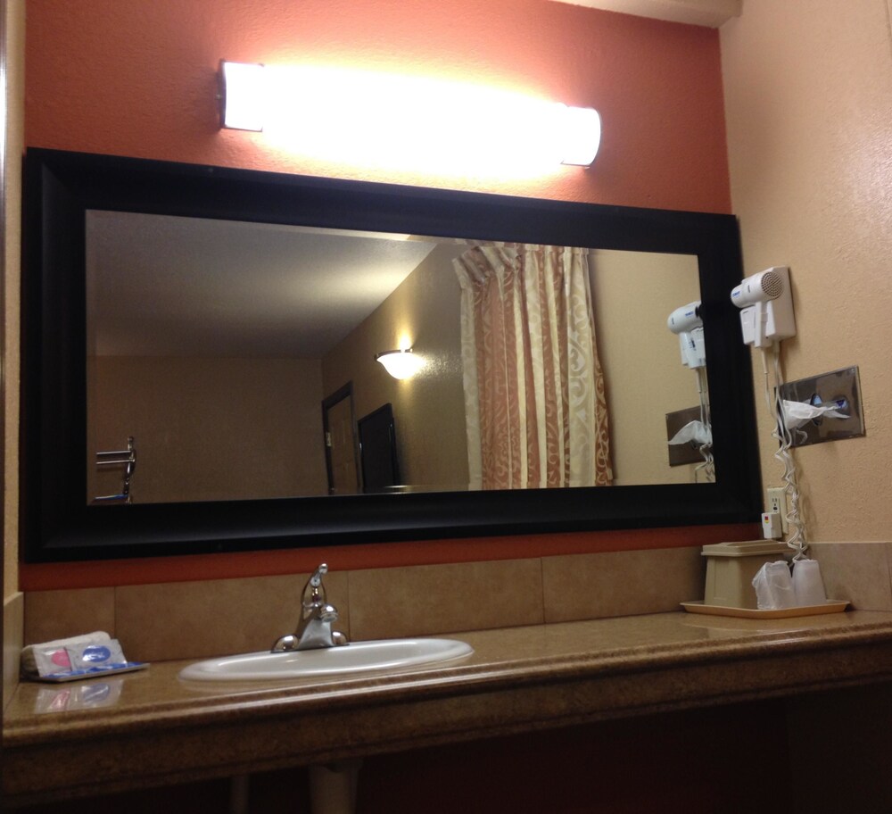 Economy Express Inn - photo 12