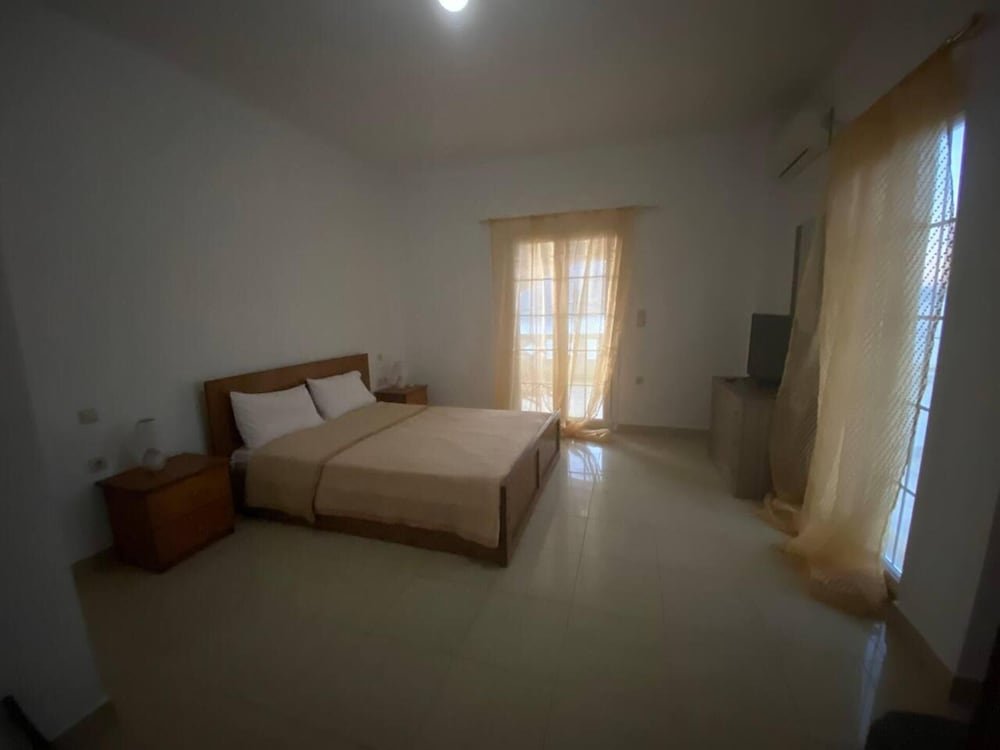Villa Sleeps 7 Hot Tub Pets Sea View — Kalymnos — photo 3