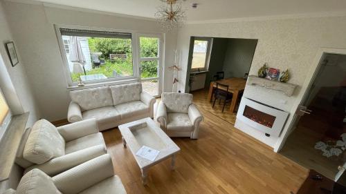 Ferienhaus An der Weinrebe in Bad Hersfeld mit Garten 2 Bäder 2 Schlafzimmer & Küche gratis Parkplätze in Bad Hersfeld, Germany