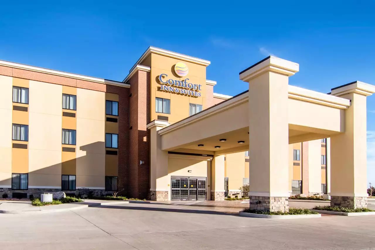 Comfort Inn & Suites Independence - photo 2