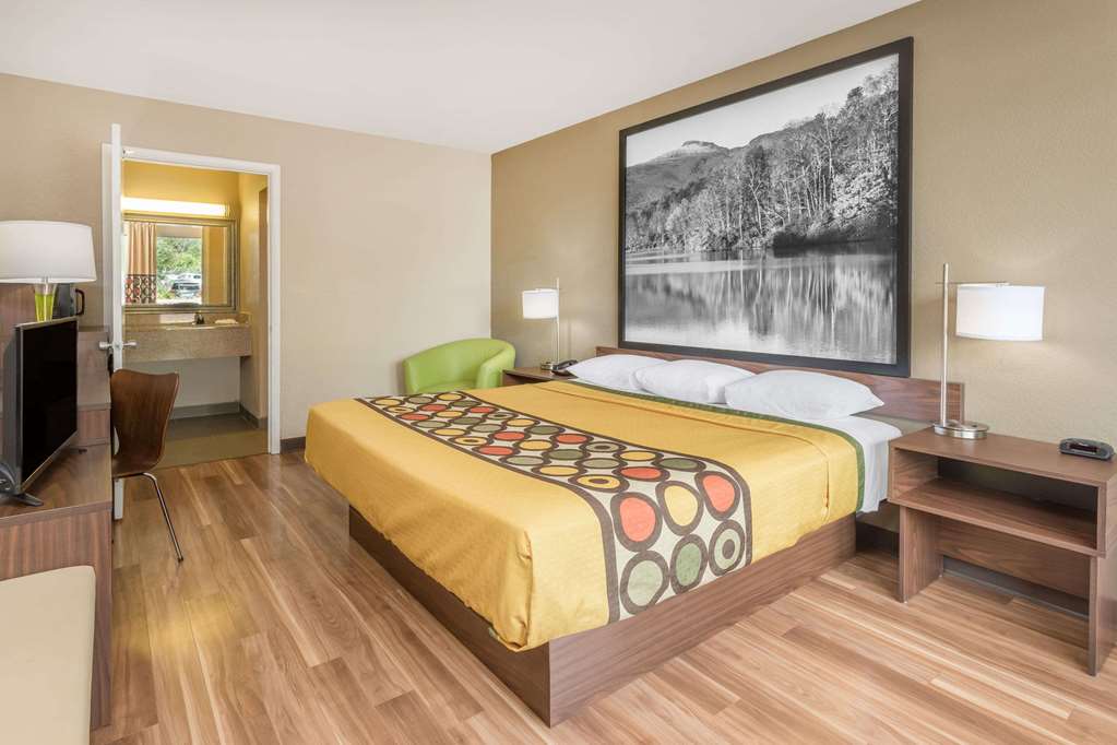 Super 8 by Wyndham Asheville Airport - photo 7