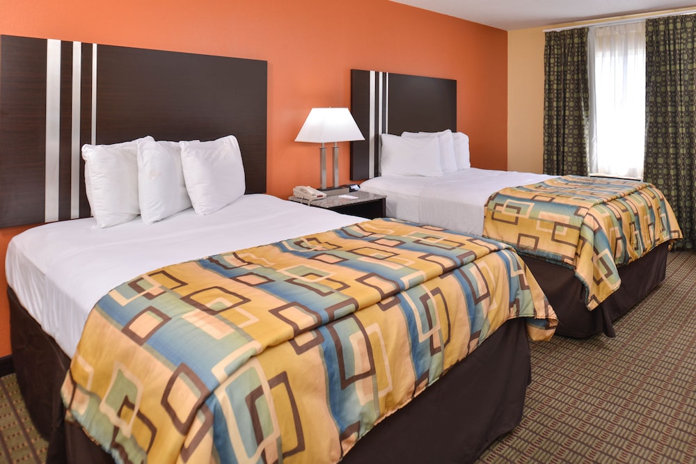 Douglas Inn And Suites - photo 2