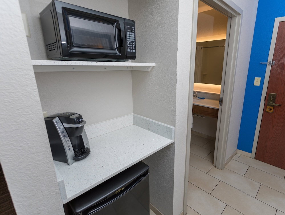 Holiday Inn Express Hotel & Suites Athens by IHG - photo 22