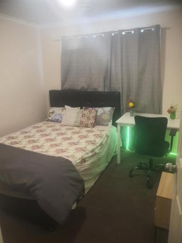 Home stay — 5-Star Luxury Hotel in Wyndham Vale, Australia