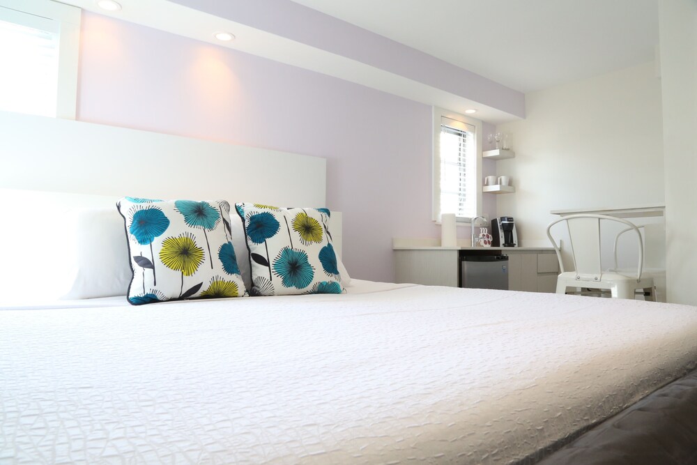 Seville Hotel and Apartments - photo 9