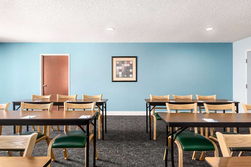 Days Inn by Wyndham Shallotte - photo 33