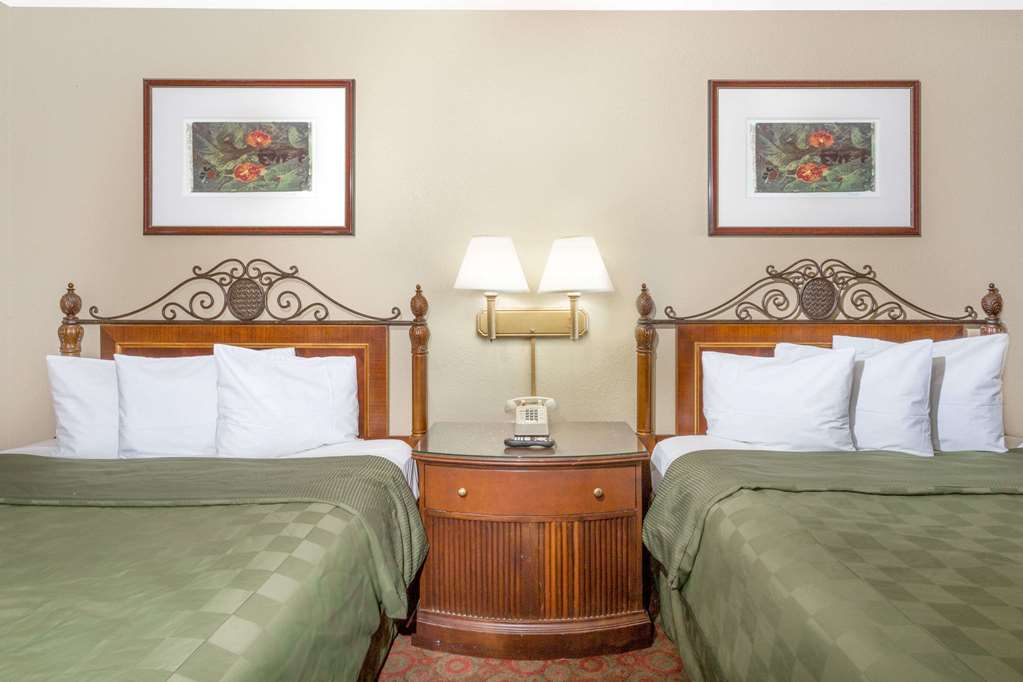 Days Inn by Wyndham Kingman East - photo 9