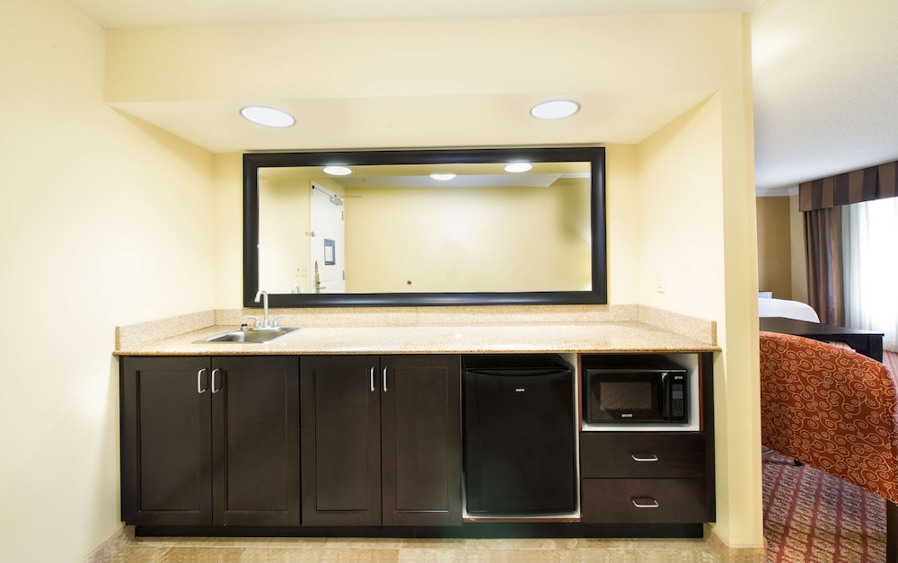Hampton Inn Suites Scottsboro - photo 26
