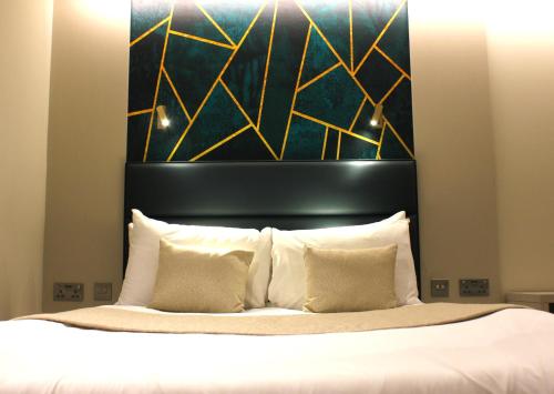 Hendon Studios - carbon neutral hotel in London