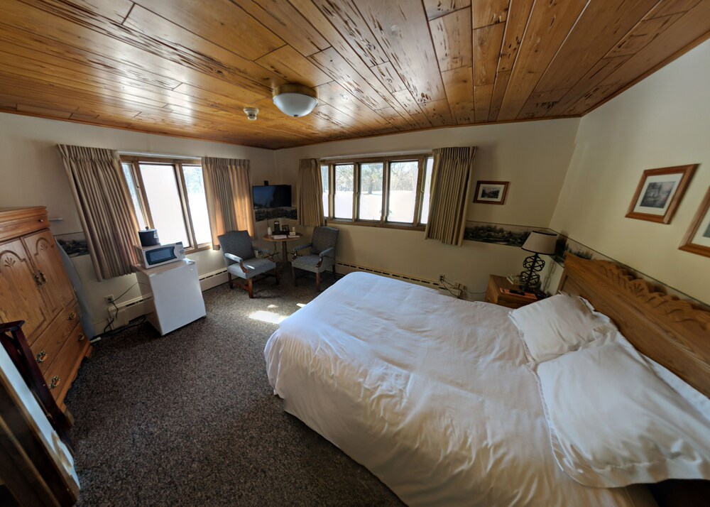 The Lodge Resort Hotel - photo 8