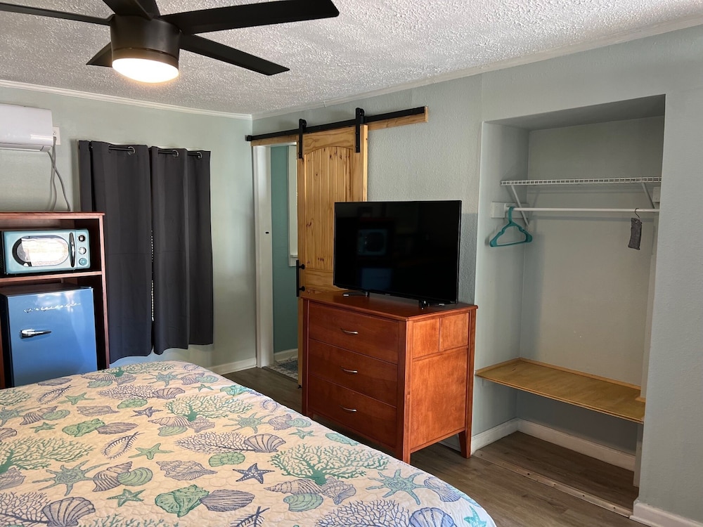 The Panacea Motel - photo 19