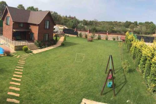 Tuzlada Ferah Alani Havuz Bahçe ve tüm rahatlıklar kişiye özel alan in Tuzla, Turkey