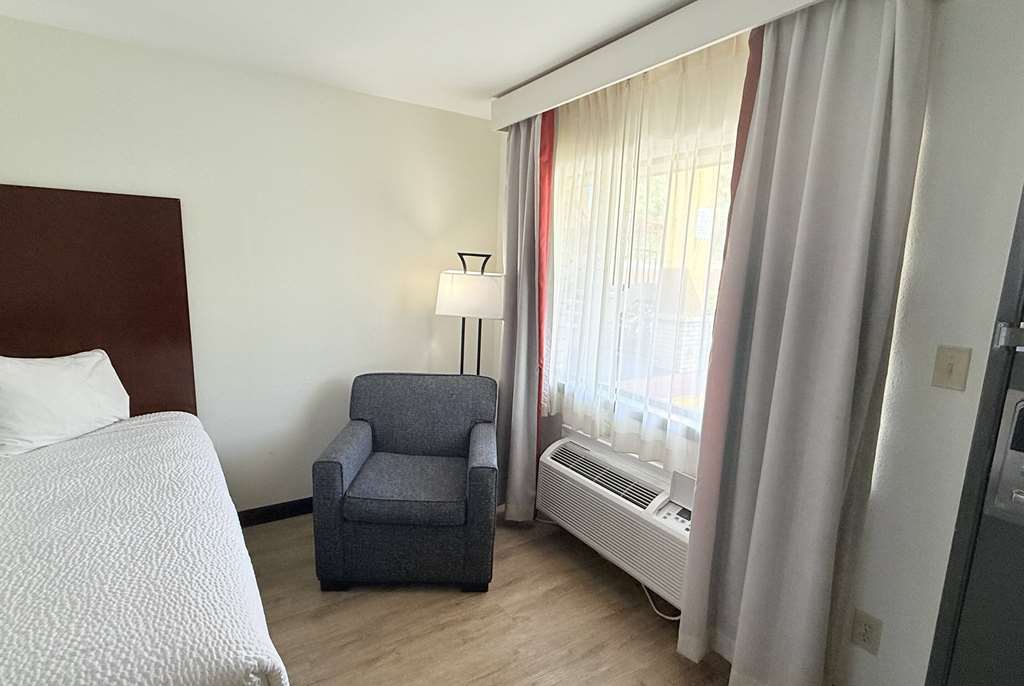Ramada by Wyndham San Antonio Near SeaWorld Lackland AFB - photo 23