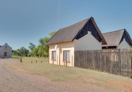 Zebula 1 Pela Lodge 2 bedroom cottage — 4-Star Luxury Hotel in Warmbaths, South Africa