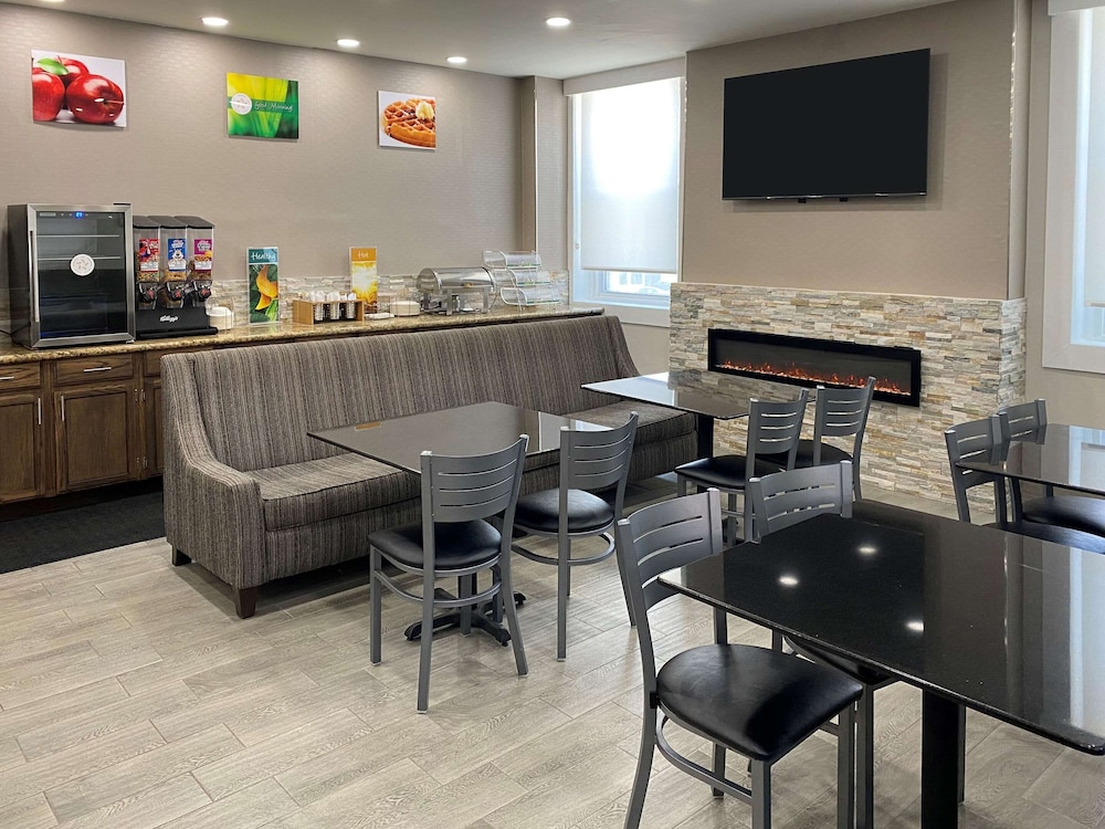 Quality Inn & Suites Kansas City Downtown - photo 43
