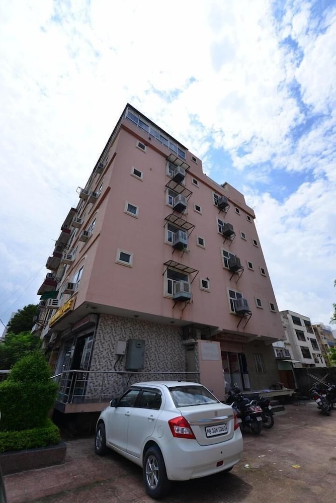Hotel Mohit Palace - last minute hotel in Jaipur