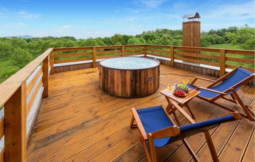 Beautiful Home In Bukovac Perusicki — 4-Star Luxury Hotel in Perusic, Croatia