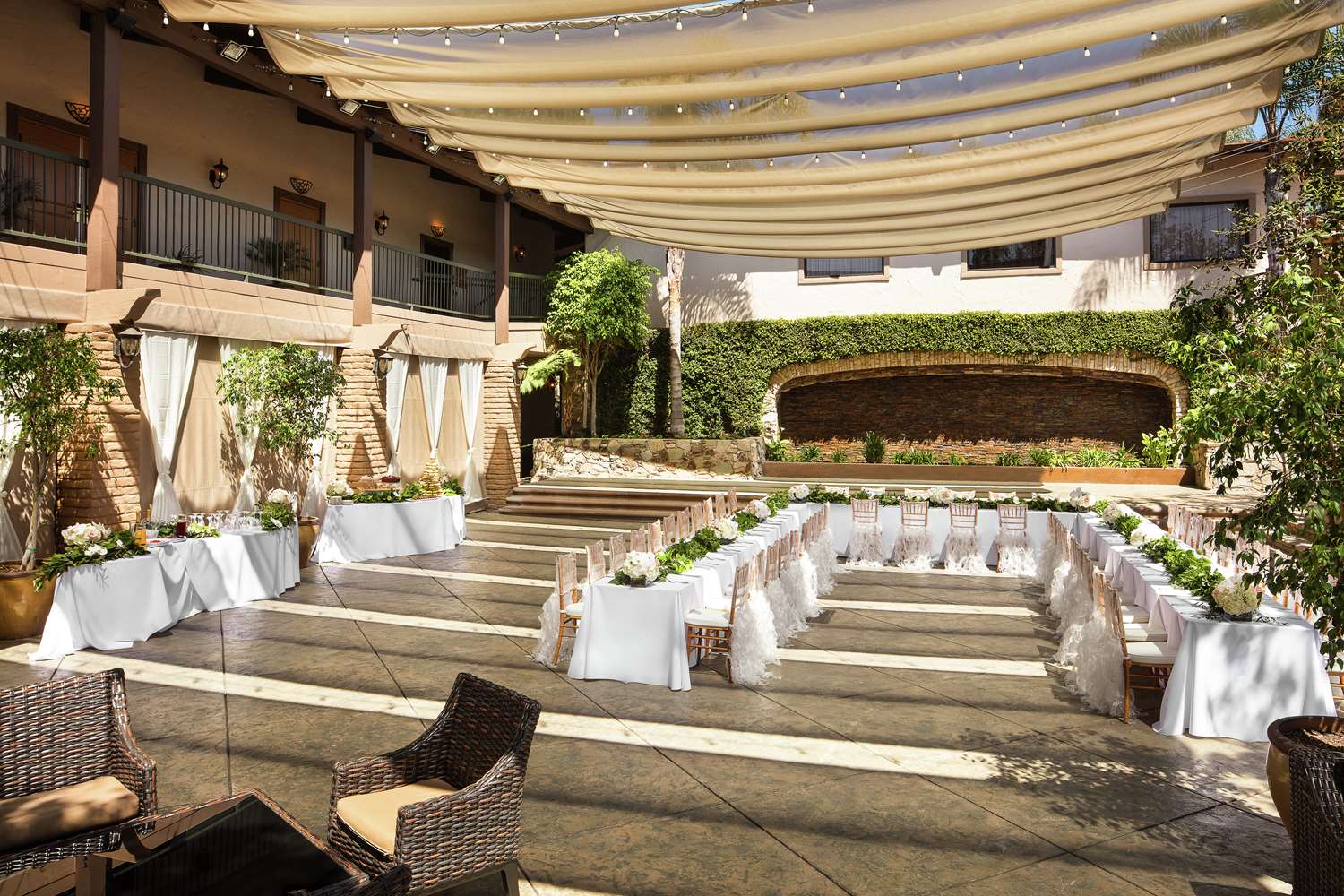 DoubleTree by Hilton Claremont - photo 8