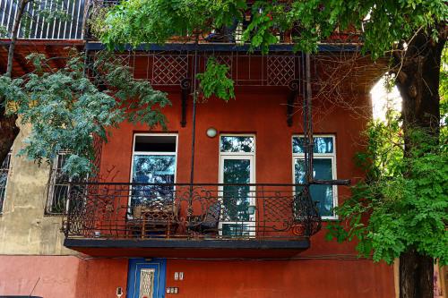 1BR Apt with Dual Terraces & Views By Wehost